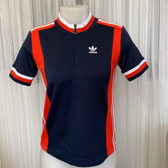 Adidas top - Picture 1 of 14